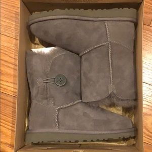 Brand new UGG kids Bailey Button Grey Size 13